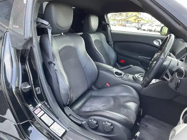 日産 フェアレディ Ｚ バージョンNISMO 千葉県 2012(平24)年 10.1万km ダイヤモンドブラック 純正ナビ/(フルセグTV/BT/CD/DVD/FM/AM)/バックカメラ/NISMOマフラー/ビルシュタイン車高調/ハーフレザーシート/横滑り防止装置/ETC/オートライト/純正19インチAW/プッシュスタート/スマートキー/フロアマット/ドアバイザー/スペアキー/取扱説明書/保証書