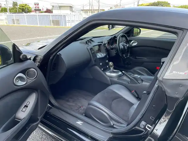日産 フェアレディ Ｚ バージョンNISMO 千葉県 2012(平24)年 10.1万km ダイヤモンドブラック 純正ナビ/(フルセグTV/BT/CD/DVD/FM/AM)/バックカメラ/NISMOマフラー/ビルシュタイン車高調/ハーフレザーシート/横滑り防止装置/ETC/オートライト/純正19インチAW/プッシュスタート/スマートキー/フロアマット/ドアバイザー/スペアキー/取扱説明書/保証書