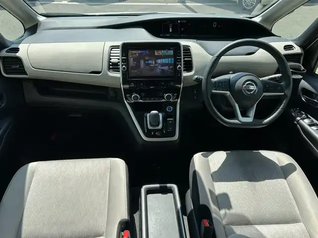 日産 セレナ e－パワー ハイウェイスター V 和歌山県 2018(平30)年 2.9万km ブリリアントホワイトパール 純正ナビ/（BT/CD/DVD/AM/FM）/全方位カメラ/プロパイロット/衝突被害軽減ブレーキ/レーンキープアシスト/前後コーナーセンサー/横滑り防止/フリップダウンモニター/両側パワースライド/ハンズフリーオートスライド（助手席側）/前後ドライブレコーダー/ビルトインETC/前席シートヒーター/ステアリングヒーター/ステアリングリモコン/LEDヘッドライト/フォグランプ/プッシュスタート