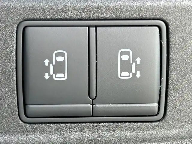 日産 セレナ e－パワー ハイウェイスター V 和歌山県 2018(平30)年 2.9万km ブリリアントホワイトパール 純正ナビ/（BT/CD/DVD/AM/FM）/全方位カメラ/プロパイロット/衝突被害軽減ブレーキ/レーンキープアシスト/前後コーナーセンサー/横滑り防止/フリップダウンモニター/両側パワースライド/ハンズフリーオートスライド（助手席側）/前後ドライブレコーダー/ビルトインETC/前席シートヒーター/ステアリングヒーター/ステアリングリモコン/LEDヘッドライト/フォグランプ/プッシュスタート