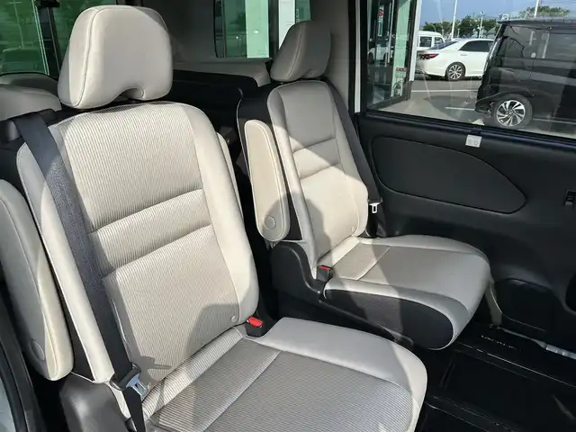 日産 セレナ e－パワー ハイウェイスター V 和歌山県 2018(平30)年 2.9万km ブリリアントホワイトパール 純正ナビ/（BT/CD/DVD/AM/FM）/全方位カメラ/プロパイロット/衝突被害軽減ブレーキ/レーンキープアシスト/前後コーナーセンサー/横滑り防止/フリップダウンモニター/両側パワースライド/ハンズフリーオートスライド（助手席側）/前後ドライブレコーダー/ビルトインETC/前席シートヒーター/ステアリングヒーター/ステアリングリモコン/LEDヘッドライト/フォグランプ/プッシュスタート