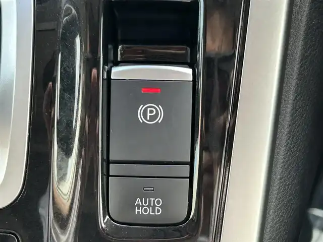 日産 セレナ e－パワー ハイウェイスター V 和歌山県 2018(平30)年 2.9万km ブリリアントホワイトパール 純正ナビ/（BT/CD/DVD/AM/FM）/全方位カメラ/プロパイロット/衝突被害軽減ブレーキ/レーンキープアシスト/前後コーナーセンサー/横滑り防止/フリップダウンモニター/両側パワースライド/ハンズフリーオートスライド（助手席側）/前後ドライブレコーダー/ビルトインETC/前席シートヒーター/ステアリングヒーター/ステアリングリモコン/LEDヘッドライト/フォグランプ/プッシュスタート
