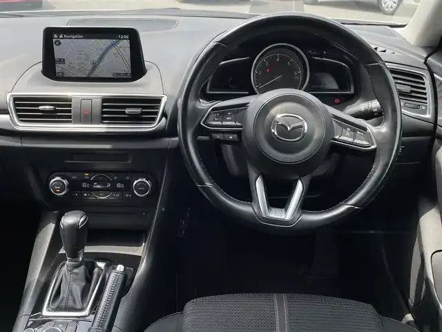 マツダ アクセラ スポーツ XD プロアクティブ 愛知県 2016(平28)年 7.5万km スノーフレイクホワイトパールマイカ メーカーナビ（AM/FM/地デジ/BT/CD/DVD/AUX）/ETC/バックカメラ/クルーズコントロール/スマートシティブレーキサポート/レーンキープアシストシステム/ブラインドスポットモニター/道路標識認識システム/パドルシフト/MTモード付AT/ヘッドアップディスプレイ/アイドリングストップ/革巻きステアリング/LEDヘッドライト/電格ミラー/ドアバイザー/純正アルミホイール/トノカバー