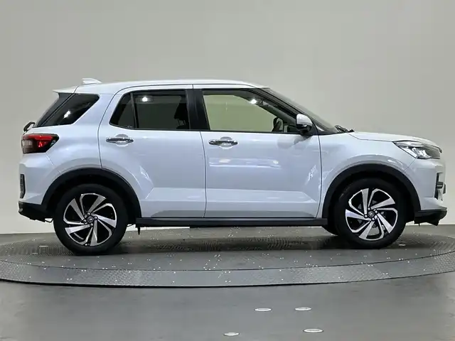 トヨタ ライズ Z 愛媛県 2022(令4)年 5.4万km シャイニングホワイトパール ・純正ナビ（ワンセグＴＶ・ＢＴ・ＦＭＡＭ・ＣＤ・ＡＵＸ）/・バックカメラ　/・ＥＴＣ　/・ＤＮ席シートヒーター　/・レーダークルーズコントロール　/・衝突軽減ブレーキ　/・前後コーナーセンサー　/・スペアキー　/・ＵＳＢ充電/・オートマチックハイビーム/・フロントフォグランプ