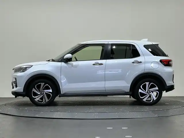 トヨタ ライズ Z 愛媛県 2022(令4)年 5.4万km シャイニングホワイトパール ・純正ナビ（ワンセグＴＶ・ＢＴ・ＦＭＡＭ・ＣＤ・ＡＵＸ）/・バックカメラ　/・ＥＴＣ　/・ＤＮ席シートヒーター　/・レーダークルーズコントロール　/・衝突軽減ブレーキ　/・前後コーナーセンサー　/・スペアキー　/・ＵＳＢ充電/・オートマチックハイビーム/・フロントフォグランプ
