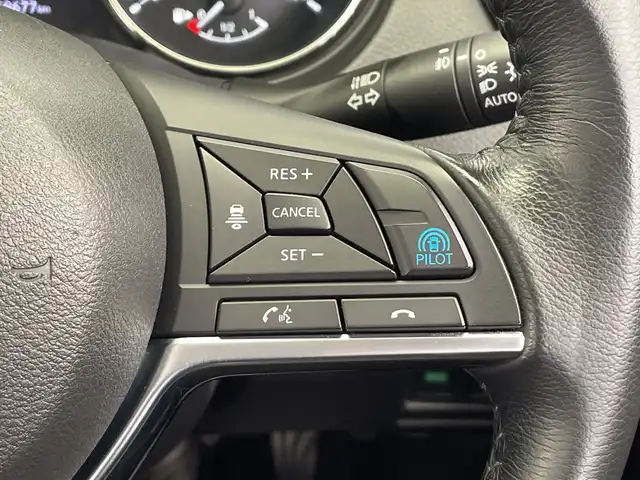日産 エクストレイル 20Xi 栃木県 2018(平30)年 7万km ブリリアントホワイトパール 純正9インチメモリーナビ/（Bluetooth/フルセグTV）/アラウンドビューカメラ/プロパイロット/エマージェンシーブレーキ/踏み間違い防止アシスト/車線逸脱警報/進入禁止標識検知/横滑り防止装置/前後コーナーセンサー/カプロンシート/LEDヘッドライト/LEDフォグランプ/デジタルインナーミラー/パワーバックドア/電動格納ミラー/スマートキー/純正アルミホイール/純正フロアマット