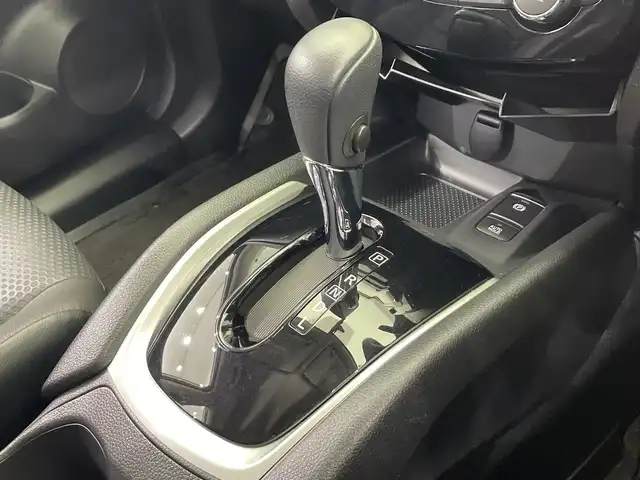 日産 エクストレイル 20Xi 栃木県 2018(平30)年 7万km ブリリアントホワイトパール 純正9インチメモリーナビ/（Bluetooth/フルセグTV）/アラウンドビューカメラ/プロパイロット/エマージェンシーブレーキ/踏み間違い防止アシスト/車線逸脱警報/進入禁止標識検知/横滑り防止装置/前後コーナーセンサー/カプロンシート/LEDヘッドライト/LEDフォグランプ/デジタルインナーミラー/パワーバックドア/電動格納ミラー/スマートキー/純正アルミホイール/純正フロアマット