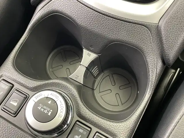 日産 エクストレイル 20Xi 栃木県 2018(平30)年 7万km ブリリアントホワイトパール 純正9インチメモリーナビ/（Bluetooth/フルセグTV）/アラウンドビューカメラ/プロパイロット/エマージェンシーブレーキ/踏み間違い防止アシスト/車線逸脱警報/進入禁止標識検知/横滑り防止装置/前後コーナーセンサー/カプロンシート/LEDヘッドライト/LEDフォグランプ/デジタルインナーミラー/パワーバックドア/電動格納ミラー/スマートキー/純正アルミホイール/純正フロアマット
