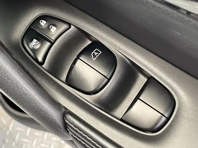 日産 エクストレイル 20Xi 栃木県 2018(平30)年 7万km ブリリアントホワイトパール 純正9インチメモリーナビ/（Bluetooth/フルセグTV）/アラウンドビューカメラ/プロパイロット/エマージェンシーブレーキ/踏み間違い防止アシスト/車線逸脱警報/進入禁止標識検知/横滑り防止装置/前後コーナーセンサー/カプロンシート/LEDヘッドライト/LEDフォグランプ/デジタルインナーミラー/パワーバックドア/電動格納ミラー/スマートキー/純正アルミホイール/純正フロアマット