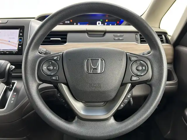 ホンダ フリード G ホンダセンシング 千葉県 2020(令2)年 3.3万km クリスタルブラックパール ホンダセンシング/・衝突軽減ブレーキ/・先行車発進お知らせ/・レーンキープアシスト/・標識認識機能/純正7インチメモリーナビ/CD DVD SD BT フルセグ/バックカメラ/両側パワースライドドア/LEDオートライト/前席シートヒーター/ドアバイザー/純正フロアマット/ウィンカーミラー/スマートキー×2/プッシュスタート/ビルトインETC