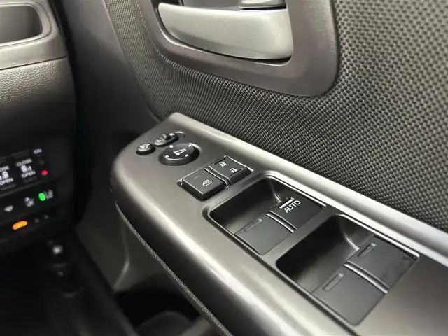 ホンダ フリード G ホンダセンシング 千葉県 2020(令2)年 3.3万km クリスタルブラックパール ホンダセンシング/・衝突軽減ブレーキ/・先行車発進お知らせ/・レーンキープアシスト/・標識認識機能/純正7インチメモリーナビ/CD DVD SD BT フルセグ/バックカメラ/両側パワースライドドア/LEDオートライト/前席シートヒーター/ドアバイザー/純正フロアマット/ウィンカーミラー/スマートキー×2/プッシュスタート/ビルトインETC