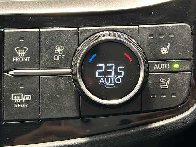 トヨタ クラウン ハイブリッド G 宮城県 2022(令4)年 5.3万km グレー サンルーフ/トヨタセーフティセンス/・プリクラッシュセーフティ/・レーントレーシングアシスト/・レーンディパーチャーアラート/・レーダークルーズコントロール/・アダプティブドライビングアシスト/・ロードサインアシスト/・ドライバー異常時対応システム/・プロアクティブドライビングアシスト/・発進遅れ告知機能/・緊急時操舵支援/・フロントクロストラフィックアシスト/・レーンチェンジアシスト/・カーブ速度抑制機能/・パーキングサポートブレーキ/・シースルービュー/・サイドクリアランスビュー/・コーナリングビュー/・ドライブスタートコントロール/・ブラインドスポットモニター/・電動パーキングブレーキ/・ブレーキホールド/純正SDナビ/追従機能付きクルーズコントロール/アラウンドビューモニター/バックカメラ/コーナーセンサー/パワーシート/シートメモリー/純正ETC/三眼LEDライト/純正アルミホイール/純正フロアマット