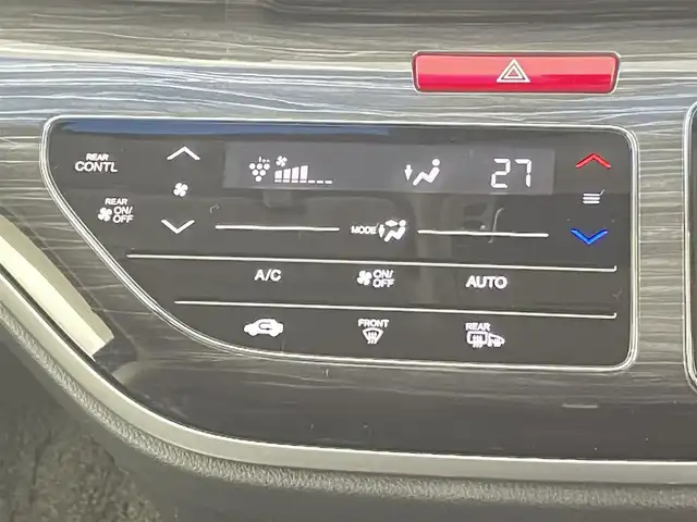 ホンダ オデッセイ アブソルート・Xホンダセンジング 千葉県 2016(平28)年 5.6万km クリスタルブラックパール 純正7インチメモリーナビ/・ワンセグTV/・Bluetoothオーディオ接続/・CD/DVD再生機能/純正フリップダウンモニター/バックカメラ/両側パワースライドドア/スマートキー/LEDヘッドライト/前後コーナーセンサー/運転席パワーシート/純正17インチAW