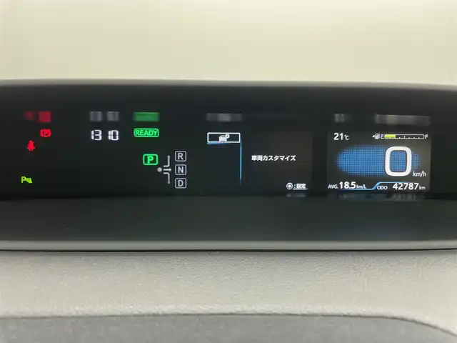 トヨタ プリウス S ツーリングセレクション 岡山県 2019(令1)年 4.3万km ホワイトパールクリスタルシャイン アルパインビックX９型メモリナビ（X9Z）/　(フルセグTV/BT/CD/Carplay/HDMI)/黒合皮シート/前席シートヒーター/バックカメラ/前後コーナーセンサー/ACC/社外ドライブレコーダー（前）/純正17インチAW/横滑り防止/トヨタセーフティセンス/　・衝突軽減ブレーキ/　・レーンキープアシスト/　・オートライト/　・オートハイビーム/　・踏み間違い防止/LEDヘッドライト/ISOFIX/ステアスイッチ/チルトステアリング/シートリフター/ウインカーミラー/ドアバイザー/フロアマット/スマートキー