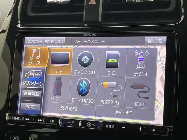 トヨタ プリウス S ツーリングセレクション 岡山県 2019(令1)年 4.3万km ホワイトパールクリスタルシャイン アルパインビックX９型メモリナビ（X9Z）/　(フルセグTV/BT/CD/Carplay/HDMI)/黒合皮シート/前席シートヒーター/バックカメラ/前後コーナーセンサー/ACC/社外ドライブレコーダー（前）/純正17インチAW/横滑り防止/トヨタセーフティセンス/　・衝突軽減ブレーキ/　・レーンキープアシスト/　・オートライト/　・オートハイビーム/　・踏み間違い防止/LEDヘッドライト/ISOFIX/ステアスイッチ/チルトステアリング/シートリフター/ウインカーミラー/ドアバイザー/フロアマット/スマートキー