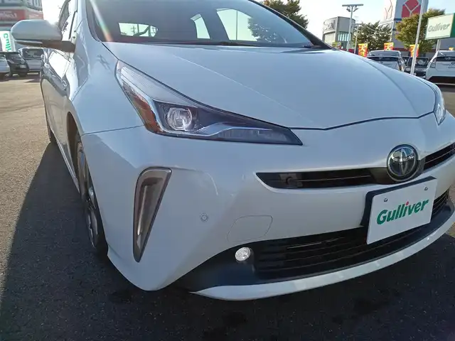 トヨタ プリウス S ツーリングセレクション 福井県 2019(令1)年 4.3万km ホワイトパールクリスタルシャイン アルパインビックX９型メモリナビ（X9Z）/　(フルセグTV/BT/CD/Carplay/HDMI)/黒合皮シート/前席シートヒーター/バックカメラ/前後コーナーセンサー/ACC/社外ドライブレコーダー（前）/純正17インチAW/横滑り防止/トヨタセーフティセンス/　・衝突軽減ブレーキ/　・レーンキープアシスト/　・オートライト/　・オートハイビーム/　・踏み間違い防止/LEDヘッドライト/ISOFIX/ステアスイッチ/チルトステアリング/シートリフター/ウインカーミラー/ドアバイザー/フロアマット/スマートキー
