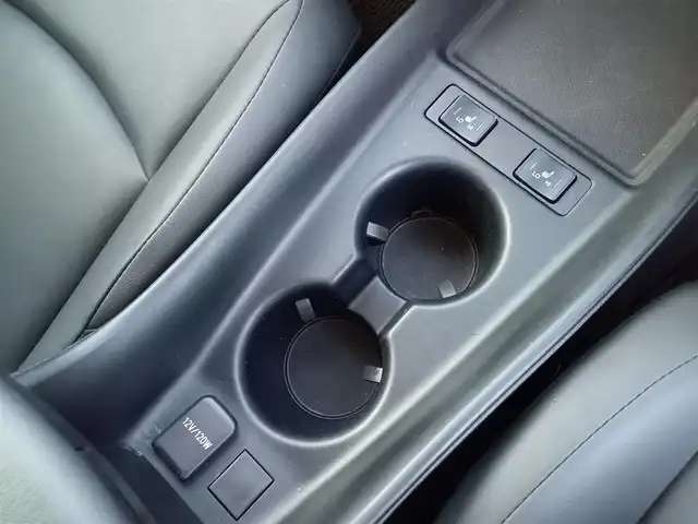 トヨタ プリウス S ツーリングセレクション 福井県 2019(令1)年 4.3万km ホワイトパールクリスタルシャイン アルパインビックX９型メモリナビ（X9Z）/　(フルセグTV/BT/CD/Carplay/HDMI)/黒合皮シート/前席シートヒーター/バックカメラ/前後コーナーセンサー/ACC/社外ドライブレコーダー（前）/純正17インチAW/横滑り防止/トヨタセーフティセンス/　・衝突軽減ブレーキ/　・レーンキープアシスト/　・オートライト/　・オートハイビーム/　・踏み間違い防止/LEDヘッドライト/ISOFIX/ステアスイッチ/チルトステアリング/シートリフター/ウインカーミラー/ドアバイザー/フロアマット/スマートキー