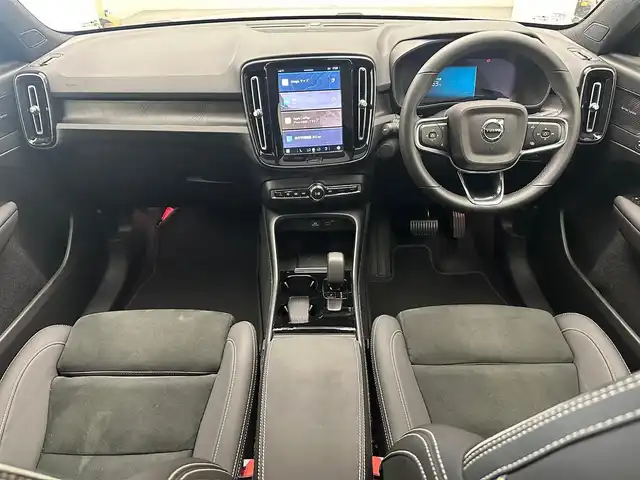ボルボ Ｃ４０リチャージ アルティメットツインモーター 兵庫県 2022(令4)年 3.5万km グレーⅡ フルタイム4WD/純正DA/Googleマップ/AppleCarPlay/Bluetooth/USB/ワイヤレス充電/360°マルチビューモニター/純正前後ドライブレコーダー/harman/kardonステレオシステム/パノラマルーフ/パワーシート/全席シートヒーター/ステアリングヒーター/ハーフレザーシート/パイロットアシスト/ACC/BSM/LKA/コーナーセンサー/オートハイビーム/ETC/LEDヘッドライト/LEDフォグ/純正20インチAW/純正マット
