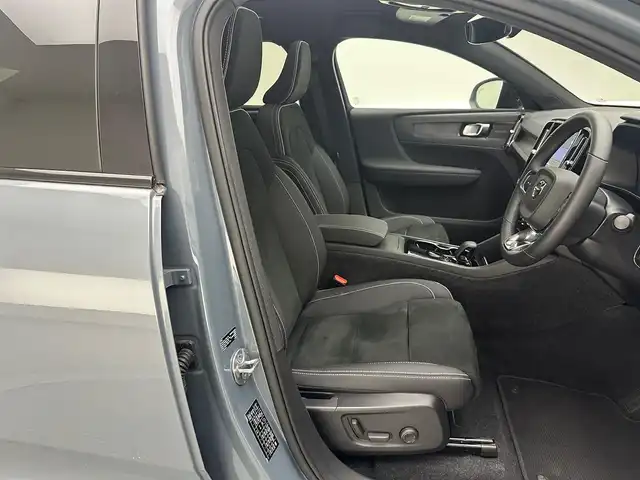 ボルボ Ｃ４０リチャージ アルティメットツインモーター 兵庫県 2022(令4)年 3.5万km グレーⅡ フルタイム4WD/純正DA/Googleマップ/AppleCarPlay/Bluetooth/USB/ワイヤレス充電/360°マルチビューモニター/純正前後ドライブレコーダー/harman/kardonステレオシステム/パノラマルーフ/パワーシート/全席シートヒーター/ステアリングヒーター/ハーフレザーシート/パイロットアシスト/ACC/BSM/LKA/コーナーセンサー/オートハイビーム/ETC/LEDヘッドライト/LEDフォグ/純正20インチAW/純正マット
