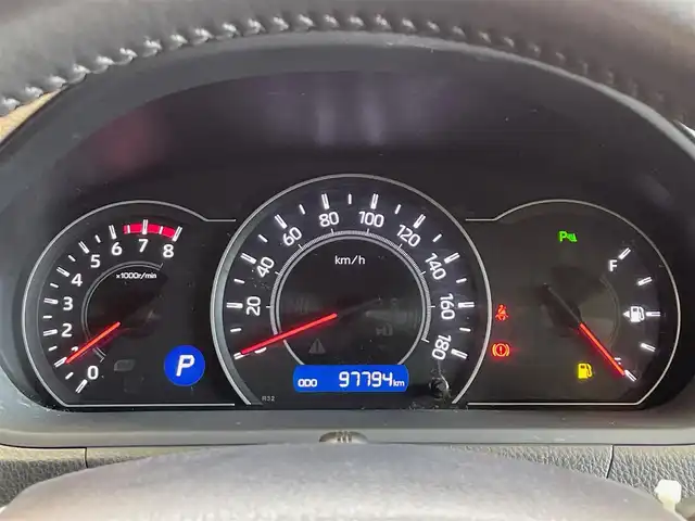 トヨタ ヴォクシー ZS 煌Ⅲ 岩手県 2021(令3)年 9.8万km ホワイトパールクリスタルシャイン ４WD/後席モニター/寒冷地仕様/両側パワースライドドア/クルーズコントロール/レーンアシスト/コーナーセンサー/トヨタセーフティセンス/衝突被害軽減ブレーキ/先行車発進お知らせ機能/エンジンスターター/アイドリングストップ/MT付きAT/９インチ純正ナビ（Bluetooth CD DVD フルセグ）/ETC/横滑り防止装置/オートハイビーム/LEDヘッドライト/フォグランプ/バックカメラ/純正１６インチアルミホイール/3列シート/ウォークスルー