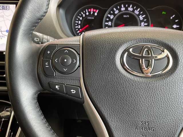 トヨタ ヴォクシー ZS 煌Ⅲ 岩手県 2021(令3)年 9.8万km ホワイトパールクリスタルシャイン ４WD/後席モニター/寒冷地仕様/両側パワースライドドア/クルーズコントロール/レーンアシスト/コーナーセンサー/トヨタセーフティセンス/衝突被害軽減ブレーキ/先行車発進お知らせ機能/エンジンスターター/アイドリングストップ/MT付きAT/９インチ純正ナビ（Bluetooth CD DVD フルセグ）/ETC/横滑り防止装置/オートハイビーム/LEDヘッドライト/フォグランプ/バックカメラ/純正１６インチアルミホイール/3列シート/ウォークスルー