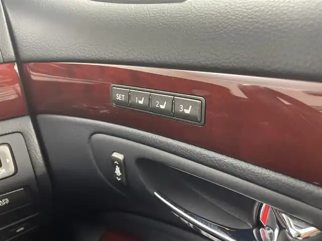 レクサス ＬＳ 460 バージョンS Iパッケージ 茨城県 2007(平19)年 2.3万km ブラック 純正ナビ/プレミアムサウンドシステム/バックカメラ/ワンセグ/サンルーフ/クルーズコントロール/ETC/本革シート/シートヒーター/ベンチレーション/ステアリングヒーター/純正19インチAW/スマートキー