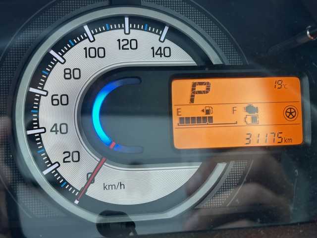 スズキ スペーシア HYBRID X 茨城県 2018(平30)年 3.2万km ブリスクブルーM スズキセーフティ サポート/（デュアルセンサーブレーキサポート/後退時ブレーキサポート）/社外ナビ/（BT/CD/FM/iPod)/ETC/運転席シートヒーター/前後ドラレコ/バックカメラ/両側パワースライドドア/レーンキープアシスト/横滑り防止装置/コーナーセンサー後ろ/エアバッグW/アイドリングストップ/フルセグTV/オートマチックハイビーム
