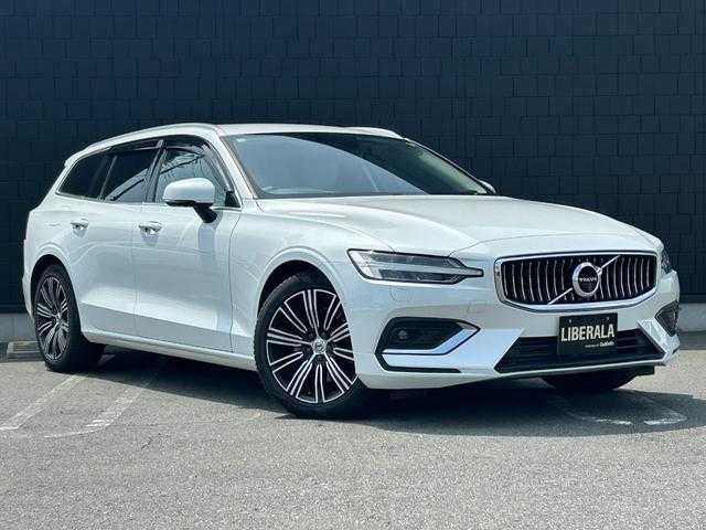 ボルボ Ｖ６０ T5 インスクリプション 埼玉県 2018(平30)年 4.3万km クリスタルホワイトP 黒革シート/ハーマンカードン/純正HDDナビ/（Bluetooh/USB/CD/フルセグ）/前席シートヒーター/前席ベンチレーション/前席マッサージシート/パワーバックドア/全方位カメラ/ルーフレール/ＬＥＤヘッドライト
