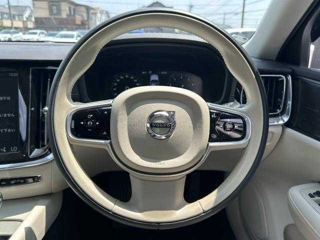 ボルボ Ｖ６０ T5 インスクリプション 埼玉県 2018(平30)年 4.3万km クリスタルホワイトP 黒革シート/ハーマンカードン/純正HDDナビ/（Bluetooh/USB/CD/フルセグ）/前席シートヒーター/前席ベンチレーション/前席マッサージシート/パワーバックドア/全方位カメラ/ルーフレール/ＬＥＤヘッドライト