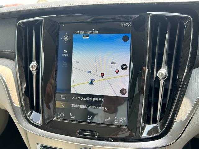 ボルボ Ｖ６０ T5 インスクリプション 埼玉県 2018(平30)年 4.3万km クリスタルホワイトP 黒革シート/ハーマンカードン/純正HDDナビ/（Bluetooh/USB/CD/フルセグ）/前席シートヒーター/前席ベンチレーション/前席マッサージシート/パワーバックドア/全方位カメラ/ルーフレール/ＬＥＤヘッドライト