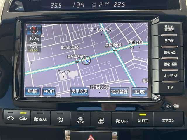 トヨタ ランドクルーザー ZX 道東・釧路十勝 2015(平27)年 5.7万km ブラック パートタイム４WD/パワーシート/（D＋N＋後部席）/バックカメラ/パワーバックドア/純正エアサスペンション/ステアリングヒーター/シートヒータ/（前席＋２列目）/メモリシート/ウッドコンビステアリング/サンルーフ/レザーシート/純正エンジンスタート/純正メーカーマルチナビ/（CD/DVD/TV/BT）/全方位カメラ/3列シート/WAC