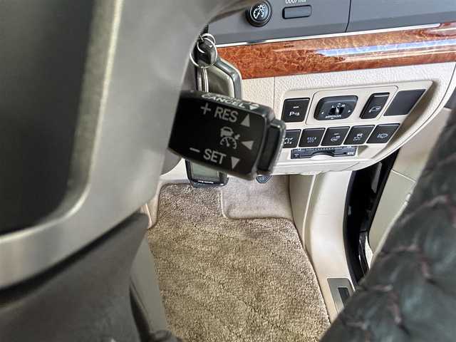 トヨタ ランドクルーザー ZX 道東・釧路十勝 2015(平27)年 5.7万km ブラック パートタイム４WD/パワーシート/（D＋N＋後部席）/バックカメラ/パワーバックドア/純正エアサスペンション/ステアリングヒーター/シートヒータ/（前席＋２列目）/メモリシート/ウッドコンビステアリング/サンルーフ/レザーシート/純正エンジンスタート/純正メーカーマルチナビ/（CD/DVD/TV/BT）/全方位カメラ/3列シート/WAC