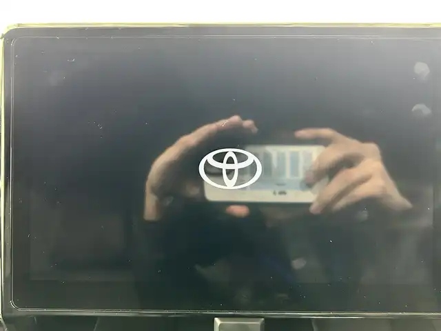 トヨタ ヴォクシー ハイブリッド S－Z 佐賀県 2022(令4)年 2.1万km アティチュードブラックマイカ 快適利便パッケージ/プロジェクター式LEDヘッドライト/純正10.5インチディスプレイオーディオ/ナビキット/フルセグ/CD/DVDデッキ/ビルトインETC2.0/ドライブレコーダー/両側パワースライドドア/パワーバックドア/シートヒーター/オットマン/トヨタセーフティセンス/プリクラッシュセーフティ/レーントレーシングアシスト/レーダークルーズコントロール/アダプティブハイビームシステム/クリアランスソナー