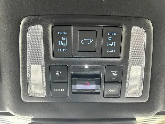 トヨタ ヴォクシー ハイブリッド S－Z 佐賀県 2022(令4)年 2.1万km アティチュードブラックマイカ 快適利便パッケージ/プロジェクター式LEDヘッドライト/純正10.5インチディスプレイオーディオ/ナビキット/フルセグ/CD/DVDデッキ/ビルトインETC2.0/ドライブレコーダー/両側パワースライドドア/パワーバックドア/シートヒーター/オットマン/トヨタセーフティセンス/プリクラッシュセーフティ/レーントレーシングアシスト/レーダークルーズコントロール/アダプティブハイビームシステム/クリアランスソナー