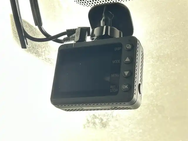 トヨタ ヴォクシー ハイブリッド S－Z 佐賀県 2022(令4)年 2.1万km アティチュードブラックマイカ 快適利便パッケージ/プロジェクター式LEDヘッドライト/純正10.5インチディスプレイオーディオ/ナビキット/フルセグ/CD/DVDデッキ/ビルトインETC2.0/ドライブレコーダー/両側パワースライドドア/パワーバックドア/シートヒーター/オットマン/トヨタセーフティセンス/プリクラッシュセーフティ/レーントレーシングアシスト/レーダークルーズコントロール/アダプティブハイビームシステム/クリアランスソナー