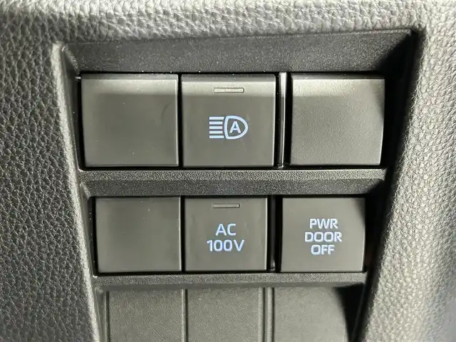 トヨタ ヴォクシー ハイブリッド S－Z 佐賀県 2022(令4)年 2.1万km アティチュードブラックマイカ 快適利便パッケージ/プロジェクター式LEDヘッドライト/純正10.5インチディスプレイオーディオ/ナビキット/フルセグ/CD/DVDデッキ/ビルトインETC2.0/ドライブレコーダー/両側パワースライドドア/パワーバックドア/シートヒーター/オットマン/トヨタセーフティセンス/プリクラッシュセーフティ/レーントレーシングアシスト/レーダークルーズコントロール/アダプティブハイビームシステム/クリアランスソナー