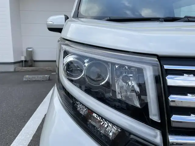 ダイハツ ムーヴ カスタム X SA 青森県 2015(平27)年 10.2万km パールホワイトⅢ (株)IDOMが運営する【じしゃロン青森店】の自社ローン専用車両になりますこちらは現金、またはオートローンご利用時の価格です。自社ローンご希望の方は別途その旨お申付け下さい。/４WD/社外ナビ/（CD/DVD/Bluetooth）/バックカメラ/ETC/横滑り防止システム/スマートアシスト（衝突軽減）/オートLEDヘッドライト/アイドリングストップ/スマートキー/保証書/取扱説明書/スペアキー