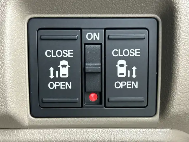 ホンダ Ｎ ＢＯＸ JOY ターボ 愛知県 2025(令7)年 0.1千km プラチナホワイトパール 届出済未使用車/純正9インチナビ/（CD/DVD/Bluetooth/フルセグTV/USB)/バックカメラ/ホンダセンシング/・衝突軽減ブレーキ/・レーンキープアシスト/・レーダークルーズコントロール/・オートマチックハイビーム/・クリアランスソナー/シートヒーター/ベンチシート/ハーフレザーシート/両側パワースライドドア/オートホールド/電子パーキングブレーキ/LEDヘッドライト/横滑り防止装置/スマートキー/プッシュスタート