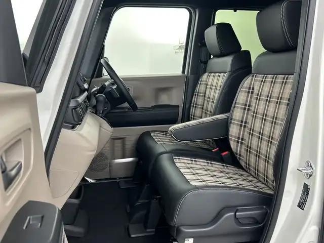 ホンダ Ｎ ＢＯＸ JOY ターボ 愛知県 2025(令7)年 0.1千km プラチナホワイトパール 届出済未使用車/純正9インチナビ/（CD/DVD/Bluetooth/フルセグTV/USB)/バックカメラ/ホンダセンシング/・衝突軽減ブレーキ/・レーンキープアシスト/・レーダークルーズコントロール/・オートマチックハイビーム/・クリアランスソナー/シートヒーター/ベンチシート/ハーフレザーシート/両側パワースライドドア/オートホールド/電子パーキングブレーキ/LEDヘッドライト/横滑り防止装置/スマートキー/プッシュスタート