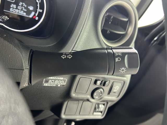 日産 ノート X DIG－S 広島県 2013(平25)年 2.7万km スーパーブラック 禁煙/純正ナビ/CD/DVD/DTV/Bluetooth/バックカメラ/アイドリングストップ/スマートキー/プッシュスタート/純正フロアマット/純正ドアバイザー/電動格納ミラー/ETC/ヘッドライトレベライザー