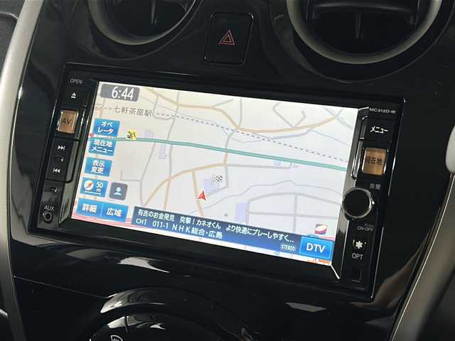 日産 ノート X DIG－S 広島県 2013(平25)年 2.7万km スーパーブラック 禁煙/純正ナビ/CD/DVD/DTV/Bluetooth/バックカメラ/アイドリングストップ/スマートキー/プッシュスタート/純正フロアマット/純正ドアバイザー/電動格納ミラー/ETC/ヘッドライトレベライザー