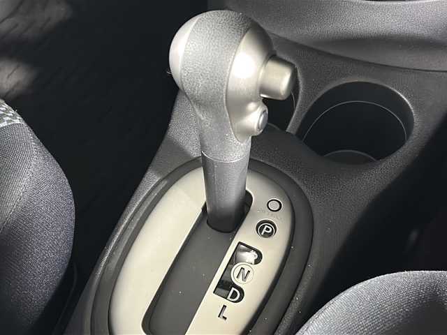 日産 ノート X DIG－S 広島県 2013(平25)年 2.7万km スーパーブラック 禁煙/純正ナビ/CD/DVD/DTV/Bluetooth/バックカメラ/アイドリングストップ/スマートキー/プッシュスタート/純正フロアマット/純正ドアバイザー/電動格納ミラー/ETC/ヘッドライトレベライザー