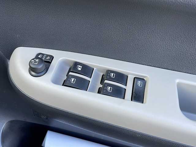 トヨタ パッソ モーダ　S 新潟県 2016(平28)年 3万km ファイアークォーツレッドM 4WD/純正メモリーナビ/ワンセグ/Bluetooth接続/バックカメラ/スマートアシストII/・衝突回避支援ブレーキ機能/・衝突警報機能/・車線逸脱警報機能/・誤発進抑制制御機能/・先行車発進お知らせ機能/アイドリングストップ/ＥＴＣ/ドライブレコーダー/ドアバイザー/ＬＥＤヘッドライト/スマートキー
