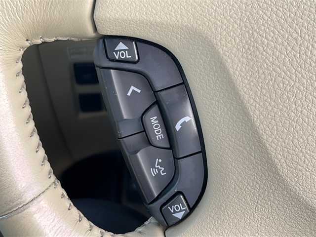 日産 エルグランド XL 岩手県 2007(平19)年 6万km ボルドーレッド サンルーフ　フリップダウンモニター　ＢＯＳＥサウンド　純正ナビ　バックＣ　ＤＶＤ／ＭＤ再生　両側パワースライドドア　純正１８ＡＷ　革シートヒーター　クルコン　ビルトインＥＴＣ　スマートキー　Ｆフォグ