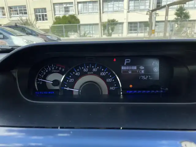 スズキ ワゴンＲ スティングレー HYBRID X 福岡県 2018(平30)年 1.8万km スチールシルバーM 社外ナビ/（AM/FM/CD/DVD/iPod/AUX/ミュージックサーバー/ワンセグTV）/アイドリングストップ/衝突軽減ブレーキ/横滑り防止/レーンキープ/ハンズフリー/シートヒーター（運転席）/ドライブレコーダー前（SD無し）/純正フロアマット/純正アルミホイール/オートライト/フォグランプ/電格ミラー/保証書/取扱説明書/スペアキー×１/プッシュスタート