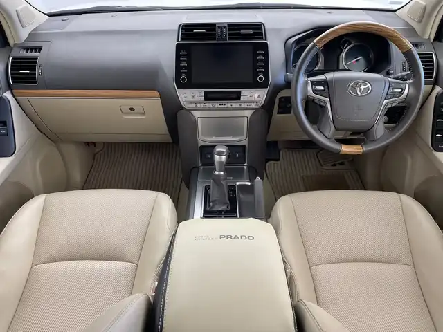 トヨタ ランドクルーザー プラド TX Lパッケージ 新潟県 2023(令5)年 3.3万km ホワイトパールクリスタルシャイン モデリスタエアロ/サンルーフ/ベージュ革シート/メーカーOPナビ/全方位カメラ（フロント/サイド/リア）/プリクラッシュセーフティ/レーダークルーズコントロール/レーンキープアシスト/パーキングサポートブレーキ/ビルトインETC2.0/前後ドライブレコーダー/エアシート/シートヒーター/オートライト/オートハイビーム/LEDヘッドライト/プッシュスタート/ウッドコンビステアリング/ステアリングスイッチ/オートドアミラー/ウィンカーミラー/フロアマット/ドアバイザー