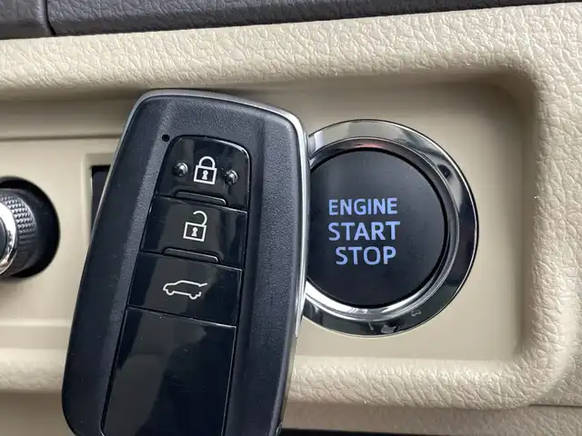 トヨタ ランドクルーザー プラド TX Lパッケージ 新潟県 2023(令5)年 3.3万km ホワイトパールクリスタルシャイン モデリスタエアロ/サンルーフ/ベージュ革シート/メーカーOPナビ/全方位カメラ（フロント/サイド/リア）/プリクラッシュセーフティ/レーダークルーズコントロール/レーンキープアシスト/パーキングサポートブレーキ/ビルトインETC2.0/前後ドライブレコーダー/エアシート/シートヒーター/オートライト/オートハイビーム/LEDヘッドライト/プッシュスタート/ウッドコンビステアリング/ステアリングスイッチ/オートドアミラー/ウィンカーミラー/フロアマット/ドアバイザー