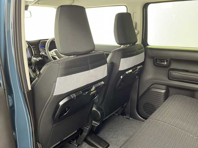 スズキ ハスラー HYBRID X 兵庫県 2025(令7)年 0.1千km デニムブルー ガンメタリック 2トーン ・登録済未使用車/・純正９インチ全方位モニター付きナビゲーション/TV/DVD/CD/スマートフォン連携/Bluetooth/・全方位モニター/・デュアルカメラブレーキサポート/・誤発進抑制機能後退時ブレーキサポート/・後方誤発進抑制機能/・リヤパーキングセンサー/・車線逸脱警報機能/・車線逸脱抑制機能/・ふらつき警報機能/・先行車発進お知らせ機能/・アダプティブクルーズコントロール/・標識認識機能/・ハイビームアシスト/・LEDヘッドライト/・オートライト/・前席シートヒーター/・純正15インチアルミホイール/・プッシュスタート/・スマートキー/・アイドリングストップ