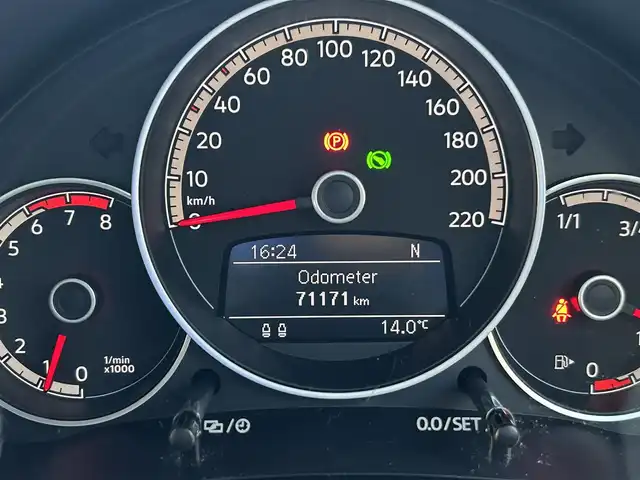 フォルクスワーゲン アップ！ ハイアップ！ 兵庫県 2019(令1)年 7.2万km 紺 ワンオーナー/Composition Phone/(AM/FM/Bluetooth)/クルーズコントロール/シティエマージェンシーブレーキ/オートライトシステム/ETC/前後ドライブレコーダー/D/Nシートヒーター/純正フロアマット/純正アルミホイール/横滑り防止/アイドリングストップ/スペアキー1本/ISOFIX/新車時保証書