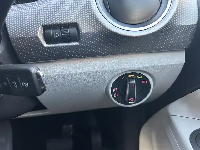 フォルクスワーゲン アップ！ ハイアップ！ 兵庫県 2019(令1)年 7.2万km 紺 ワンオーナー/Composition Phone/(AM/FM/Bluetooth)/クルーズコントロール/シティエマージェンシーブレーキ/オートライトシステム/ETC/前後ドライブレコーダー/D/Nシートヒーター/純正フロアマット/純正アルミホイール/横滑り防止/アイドリングストップ/スペアキー1本/ISOFIX/新車時保証書